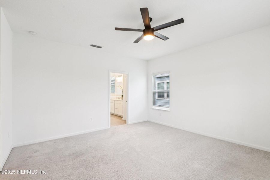 Spacious, unfurnished interior of a new home in , Green Cove Springs (Image 45).