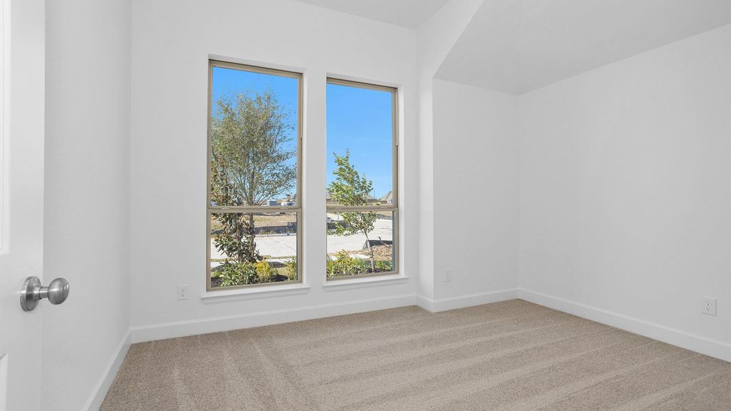 Spacious, unfurnished interior of a new home in Meridiana, Manvel (Image 9).