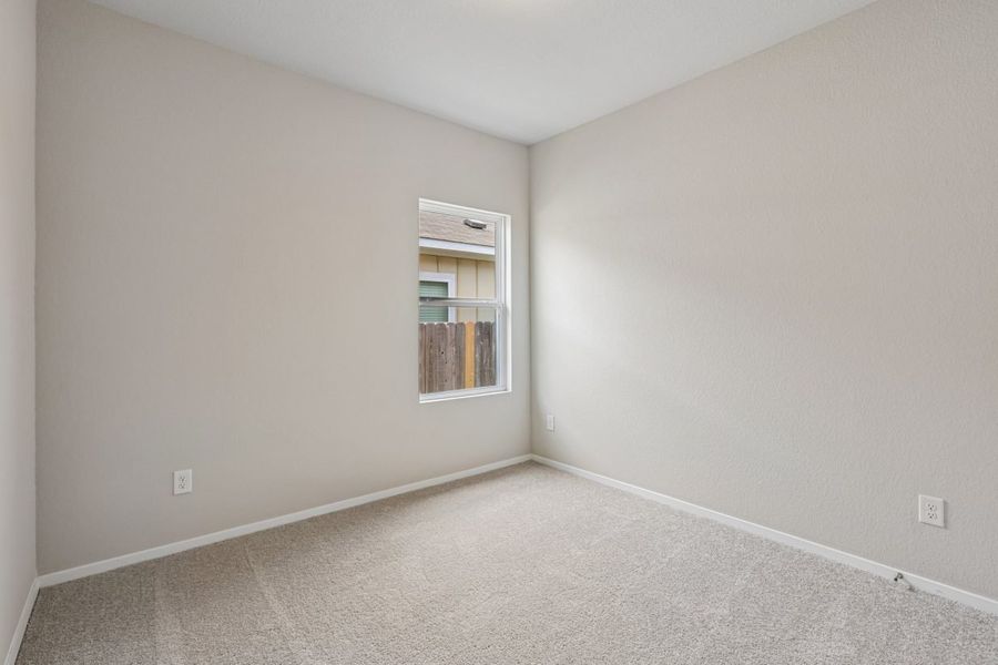 Spacious, unfurnished interior of a new home in Cloverleaf, Austin (Image 17).