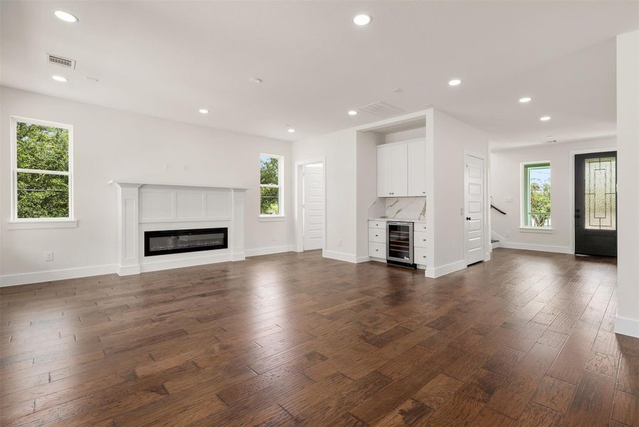 Spacious, unfurnished interior of a new home in , El Lago (Image 39). Spacious, unfurnished interior of a new home in , El Lago (Image 39).