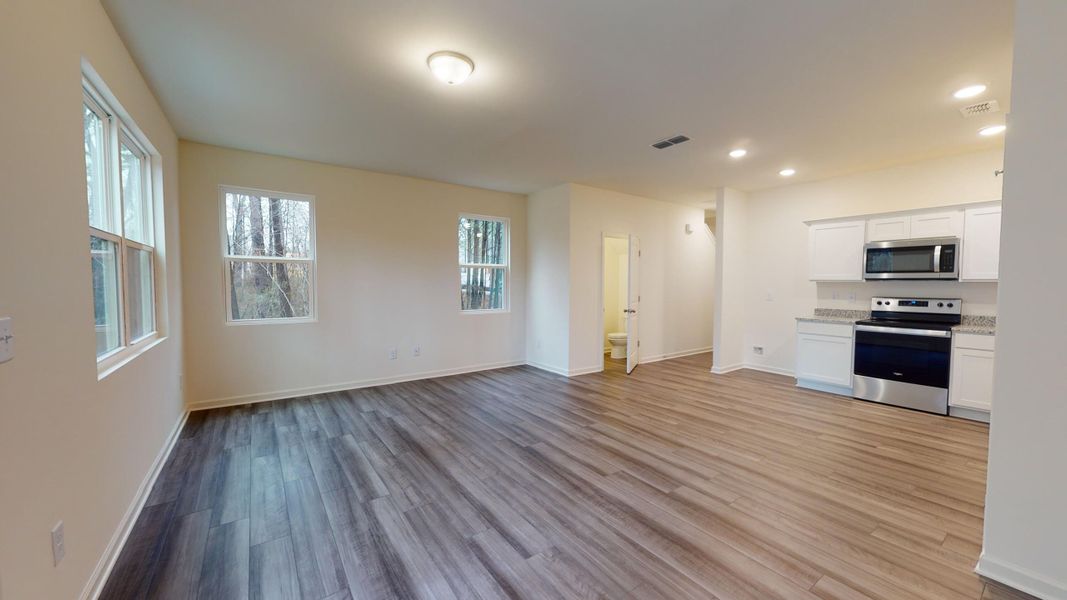 Spacious, unfurnished interior of a new home in Halstead, Moncks Corner (Image 21).