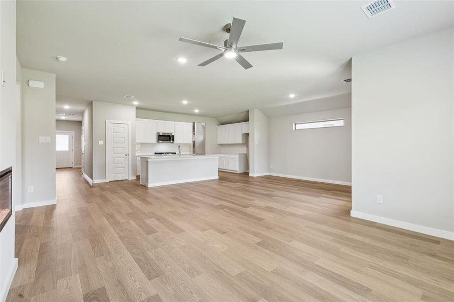 Spacious, unfurnished interior of a new home in Madero, Haslet (Image 32). Spacious, unfurnished interior of a new home in Madero, Haslet (Image 32).