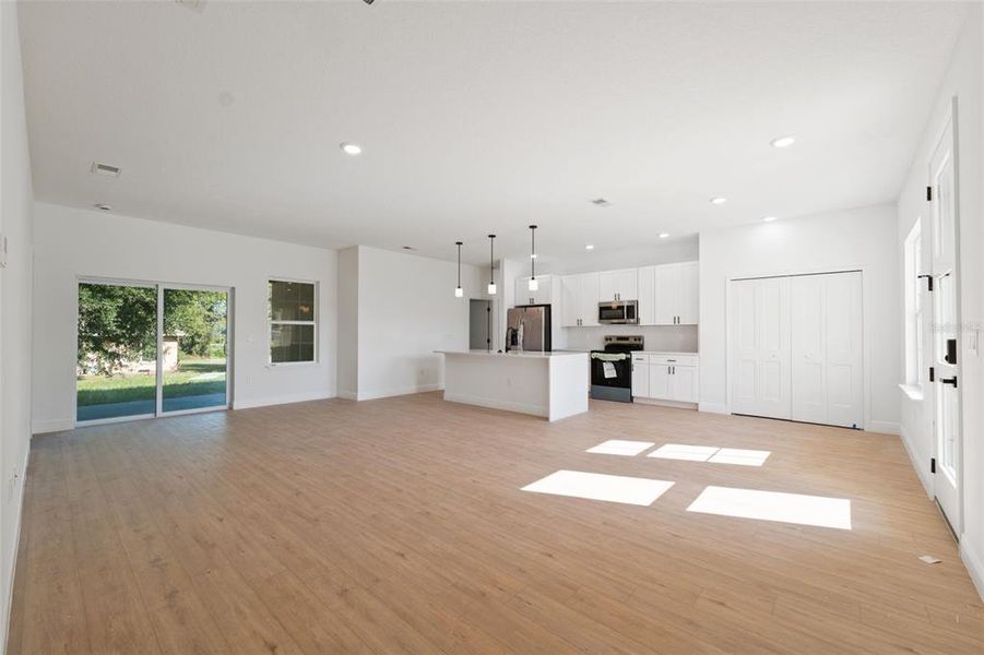 Spacious, unfurnished interior of a new home in , Ocala (Image 26).