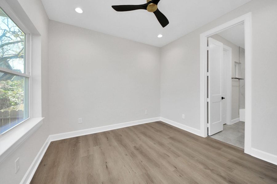 Spacious, unfurnished interior of a new home in , Houston (Image 35).