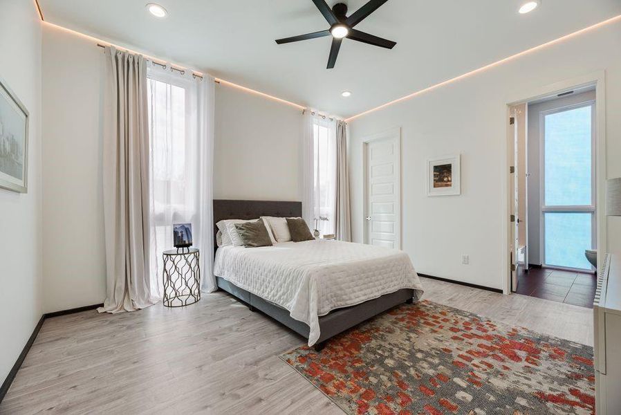 Furnished interior view inside a new home in , Dallas (Image 9).