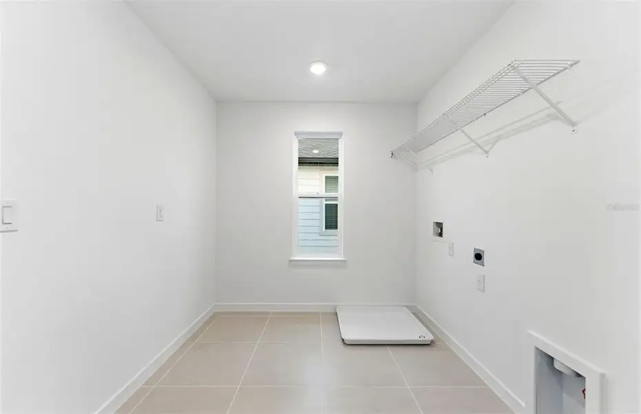 Spacious, unfurnished interior of a new home in Vida's Way, Wesley Chapel (Image 15). Spacious, unfurnished interior of a new home in Vida's Way, Wesley Chapel (Image 15).