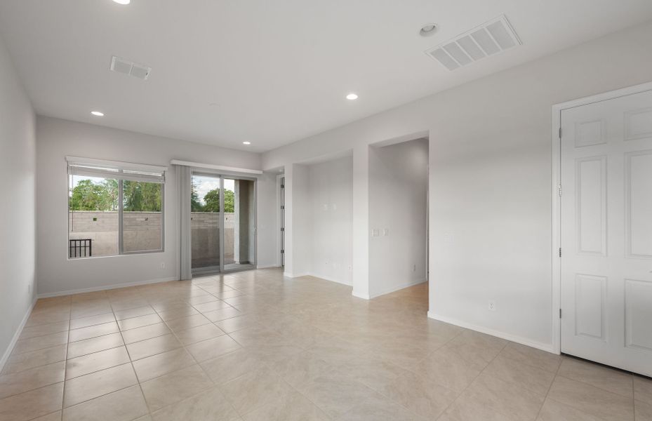 Spacious, unfurnished interior of a new home in Sun City Festival, Buckeye (Image 20).