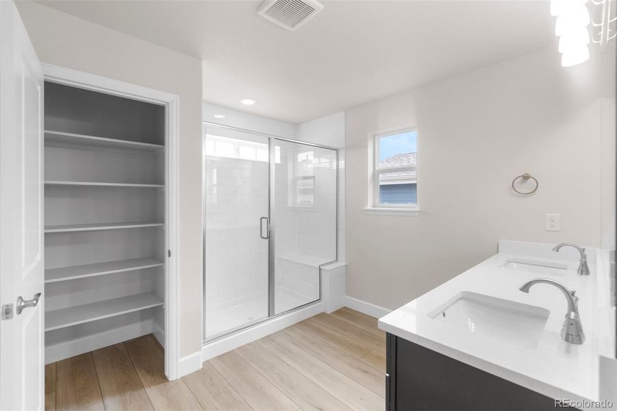 Spacious, unfurnished interior of a new home in , Castle Rock (Image 22).