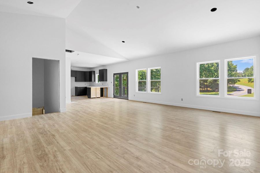 Spacious, unfurnished interior of a new home in , Claremont (Image 15).