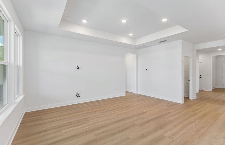 Spacious, unfurnished interior of a new home in Del Webb Southern Harmony, Murfreesboro (Image 40).