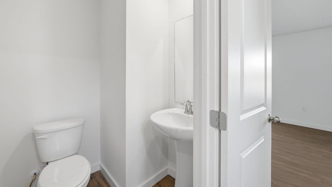 Furnished interior view inside a new home in Emory Creek, Harriman (Image 11).