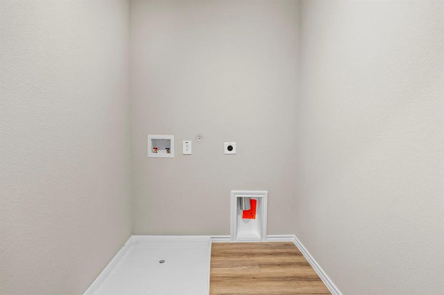 Spacious, unfurnished interior of a new home in Orchard Village, Fort Worth (Image 24).