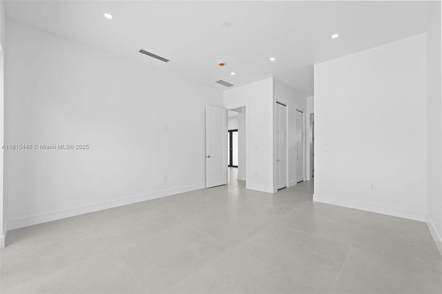 Spacious, unfurnished interior of a new home in , Homestead (Image 30).