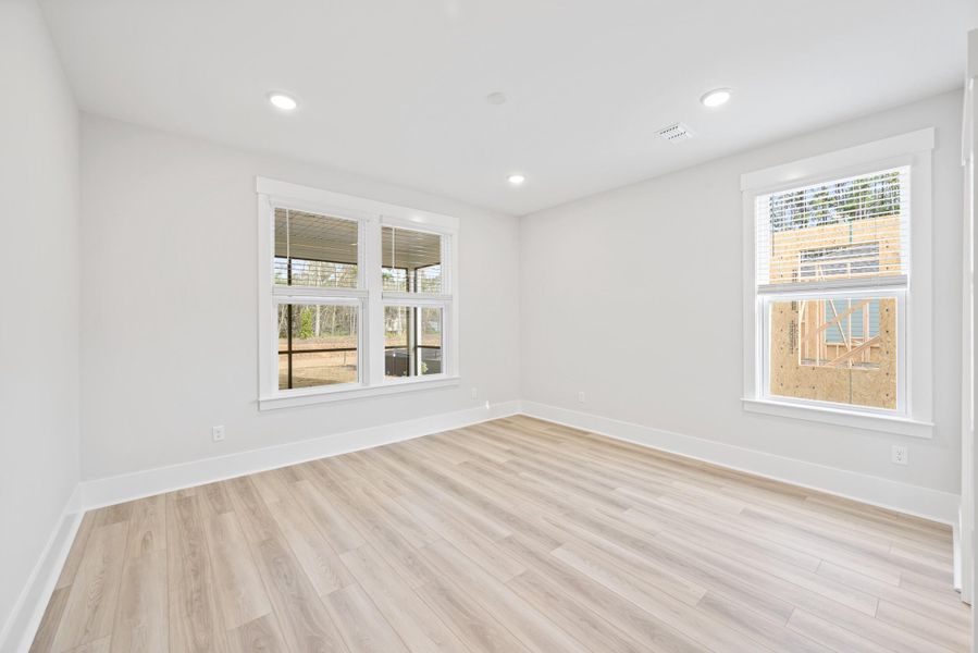 Spacious, unfurnished interior of a new home in Del Webb Charleston at Nexton, Summerville (Image 7).