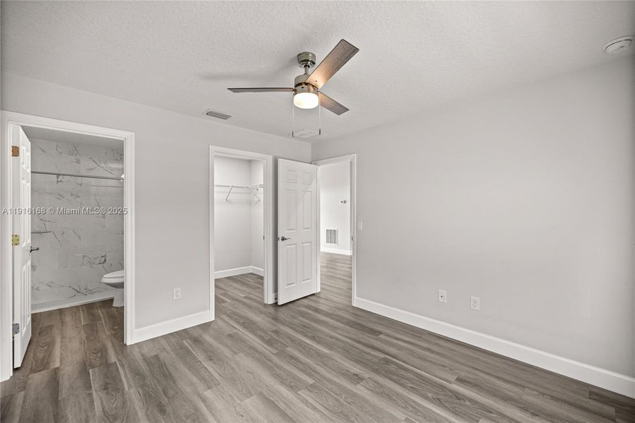 Spacious, unfurnished interior of a new home in , Dunnellon (Image 22).
