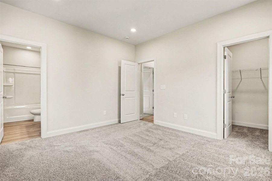 Spacious, unfurnished interior of a new home in , Monroe (Image 30).