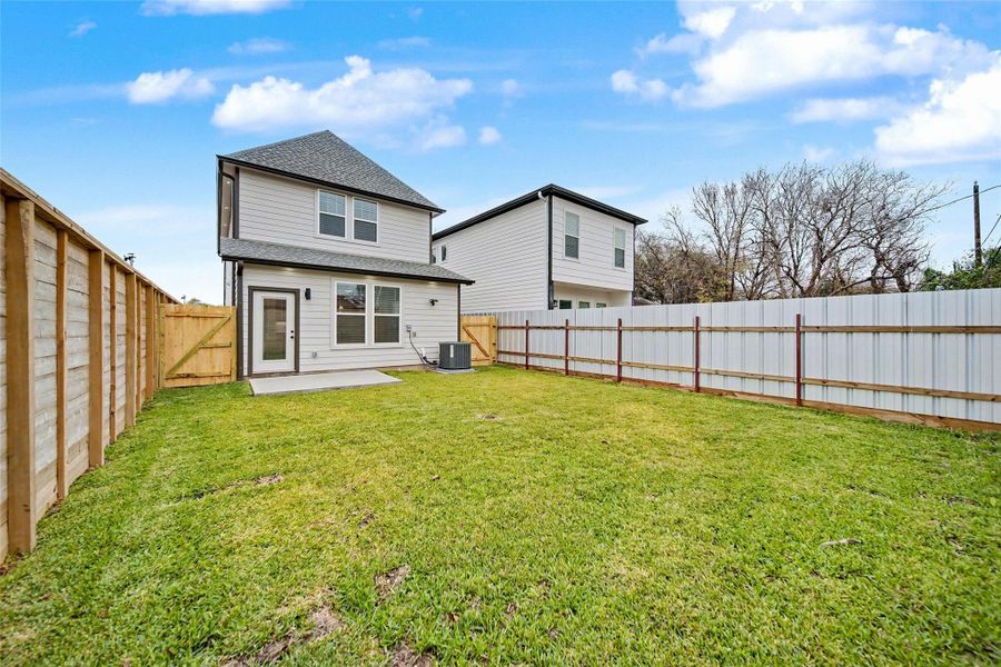 Exterior details and patio area of a home in , Houston (Image 4).