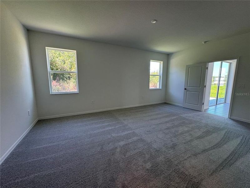 Spacious, unfurnished interior of a new home in Southpointe, Palmetto (Image 20).