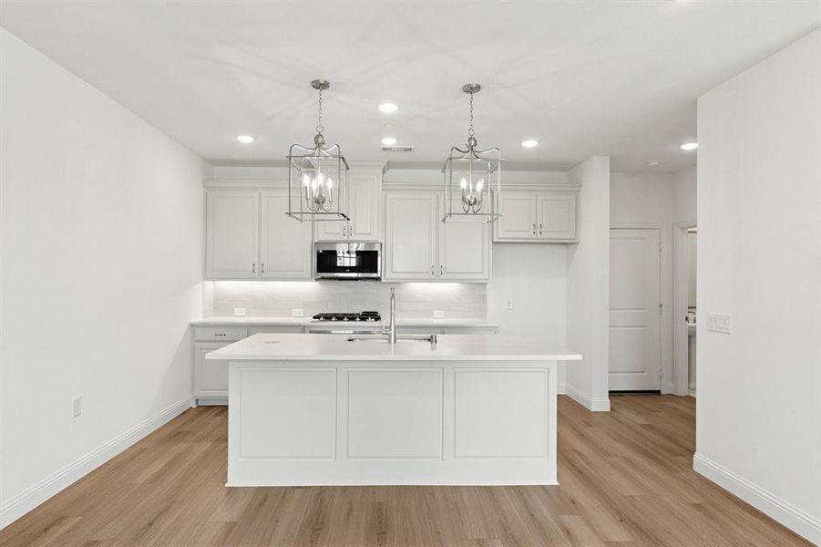 011-2880Enfield-TheColony-TX-75056-Kitchen.jpg-SMALL