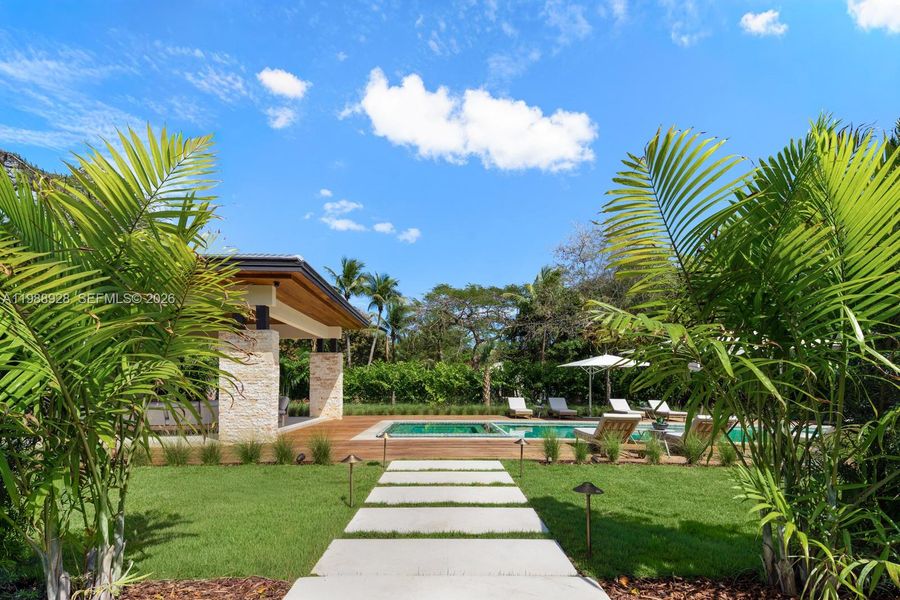 Community amenities in , Miami (Image 85).