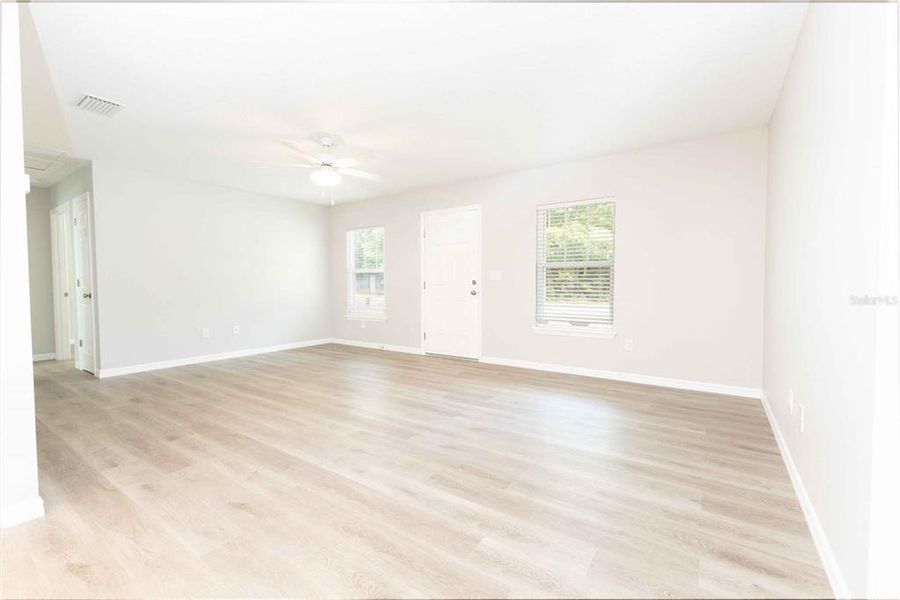 Spacious, unfurnished interior of a new home in , Bushnell (Image 15).