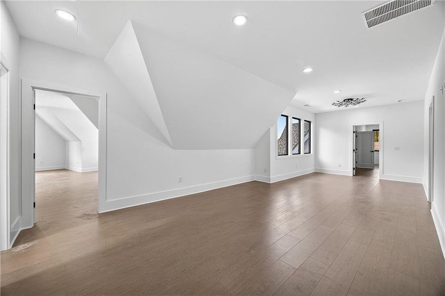 Spacious, unfurnished interior of a new home in , Auburn (Image 16).