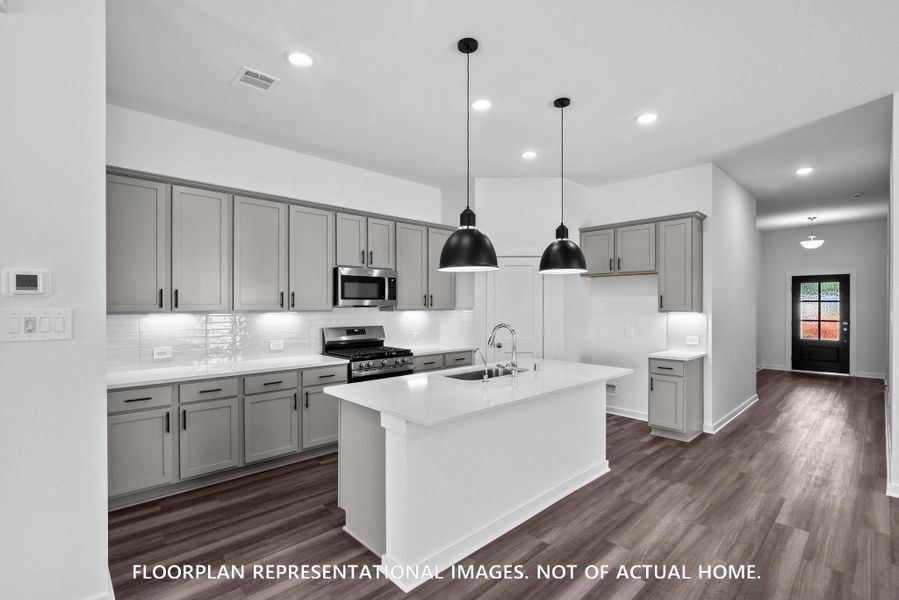 Image 23 of a home in Pinewood at Grand Texas.