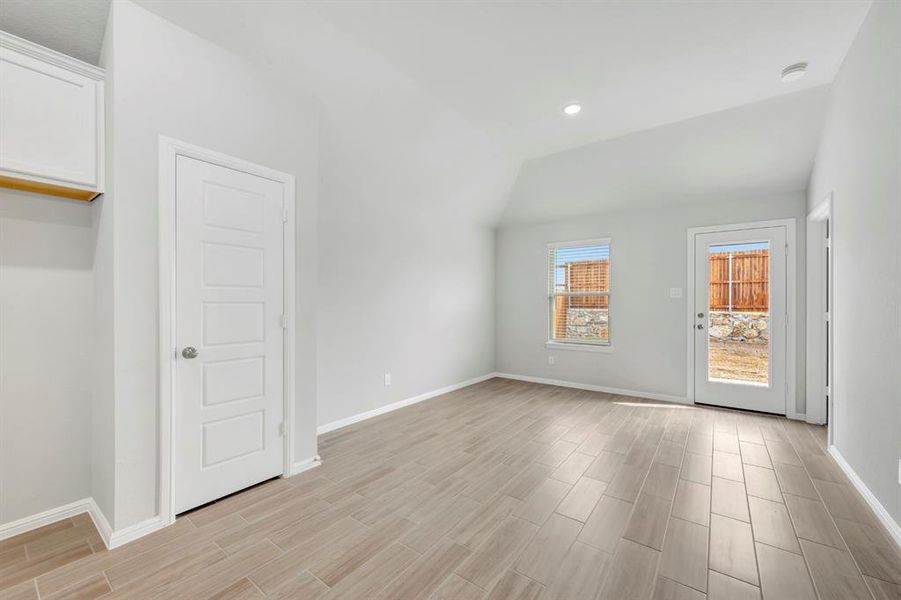 Spacious, unfurnished interior of a new home in Elevon, Lavon (Image 28).