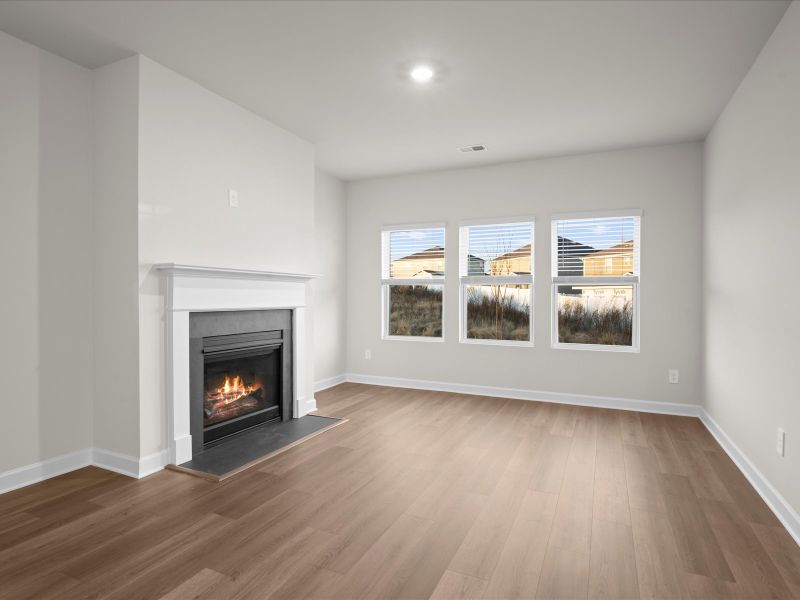 Spacious, unfurnished interior of a new home in Ashby Woods, Boiling Springs (Image 8).