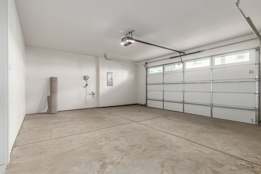 Spacious, unfurnished interior of a new home in Parkside at Victory Ridge, Colorado Springs (Image 28).