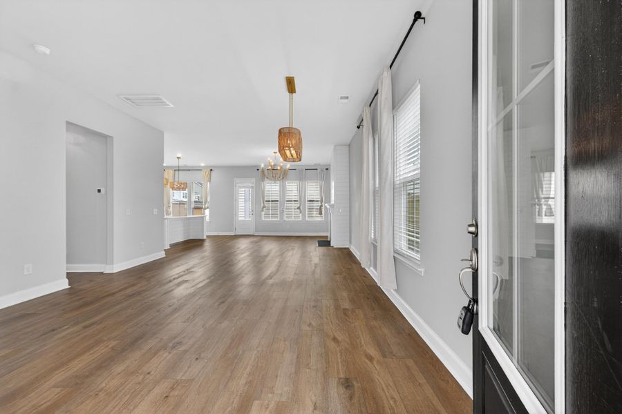 Spacious, unfurnished interior of a new home in , Summerville (Image 22).