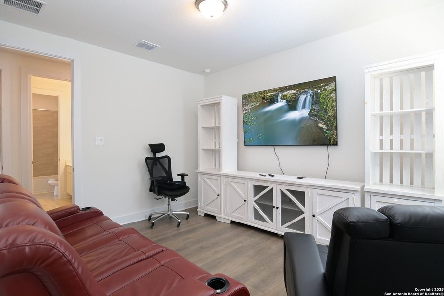 Furnished interior view inside a new home in Mesa Western, Cibolo (Image 12).