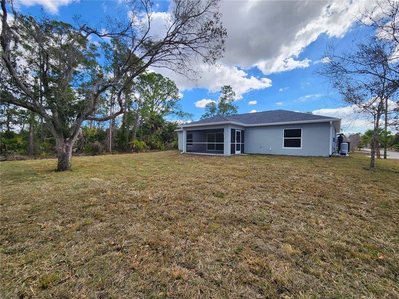 Exterior details and patio area of a home in , North Port (Image 3).