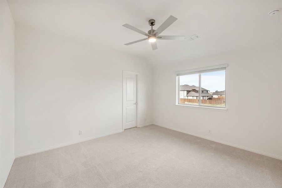 Spacious, unfurnished interior of a new home in Wildflower Ranch 60-65, Fort Worth (Image 39).