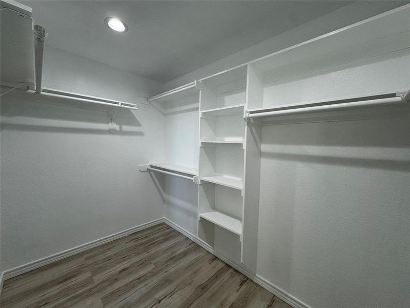 Spacious, unfurnished interior of a new home in , Granbury (Image 13).