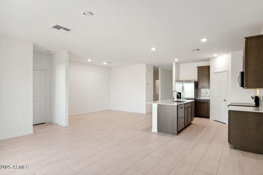 20251028204426537208000000-o 20251028204426537208000000-o