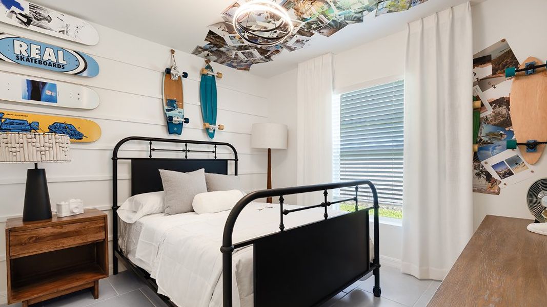 Florida CORE N002 Bloom Bed3 2of2 F1 Base7