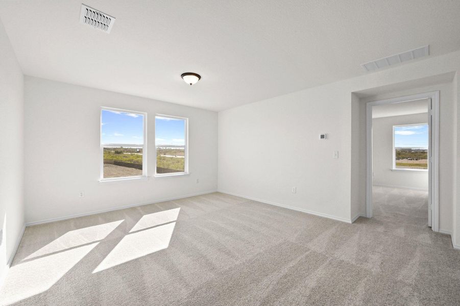 Spacious, unfurnished interior of a new home in Stoney Chase, Del Valle (Image 18).