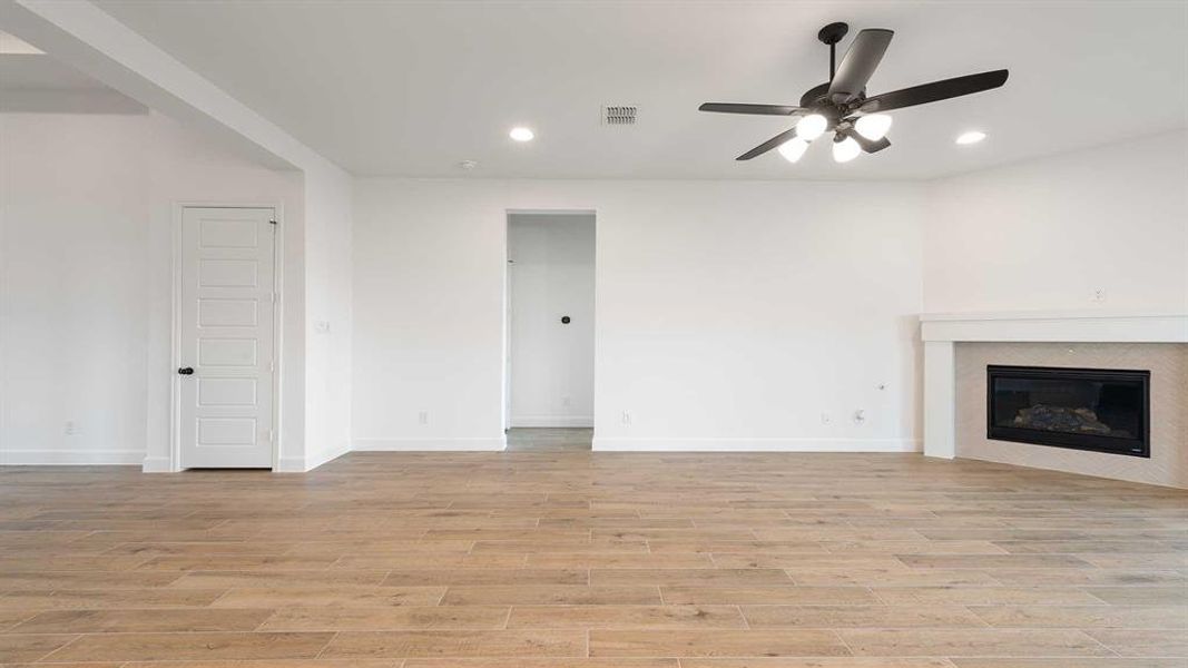 Spacious, unfurnished interior of a new home in Devonshire 55', Forney (Image 17). Spacious, unfurnished interior of a new home in Devonshire 55', Forney (Image 17).
