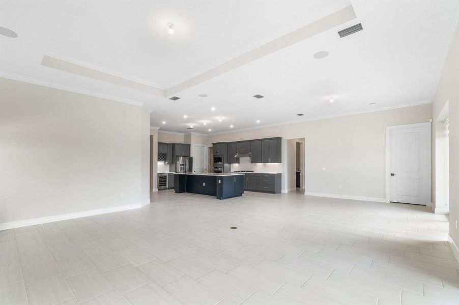 Spacious, unfurnished interior of a new home in , Palm Beach Gardens (Image 24).