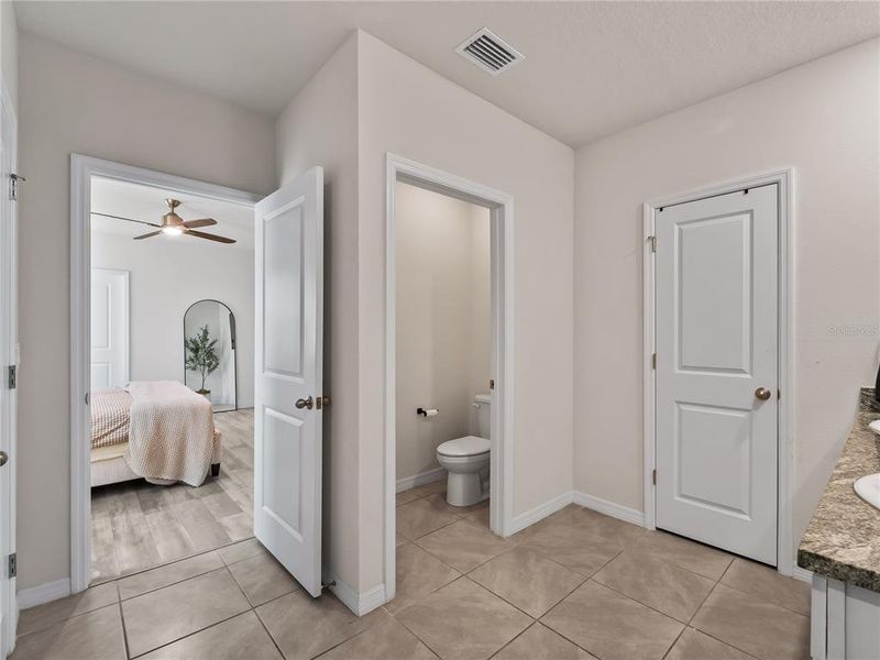 Furnished interior view inside a new home in Star Farms at Lakewood Ranch, Bradenton (Image 41).