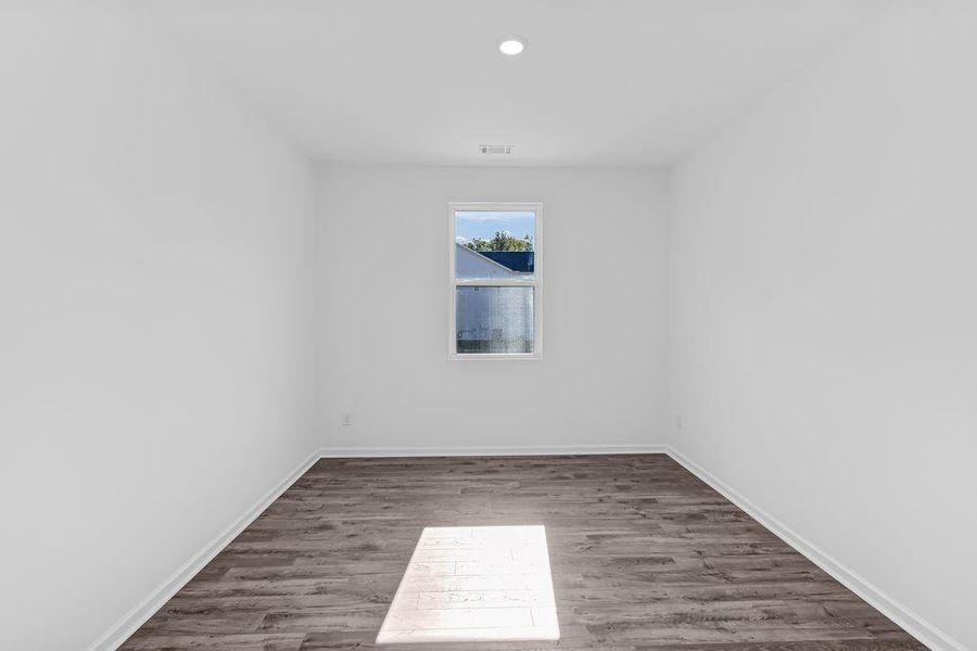 Spacious, unfurnished interior of a new home in Falls Creek, Flowery Branch (Image 13).