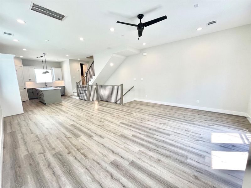 Oversized Living Area, lots of natural light and recessed lighting. Oversized Living Area, lots of natural light and recessed lighting.