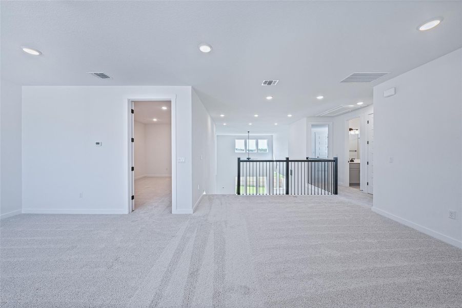 Spacious, unfurnished interior of a new home in , Buda (Image 16).