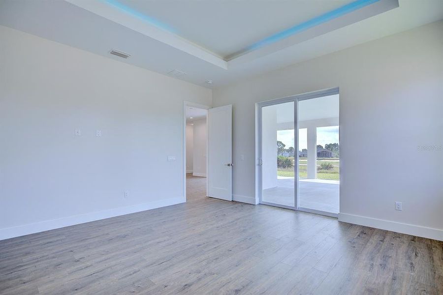 Spacious, unfurnished interior of a new home in , Sebring (Image 39).
