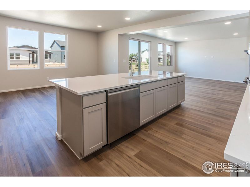 KITCHEN ISLAND