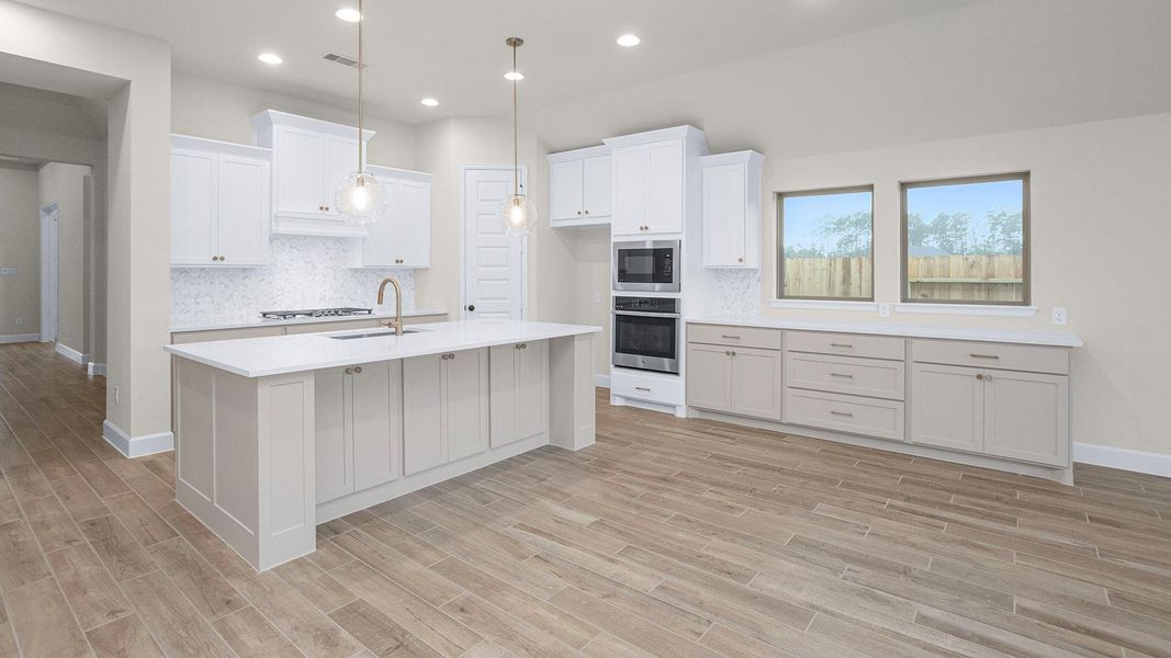 Furnished interior view inside a new home in Evergreen 50', Conroe (Image 7).