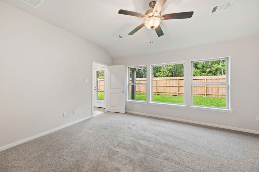 Spacious, unfurnished interior of a new home in Sundance Cove, Crosby (Image 18).