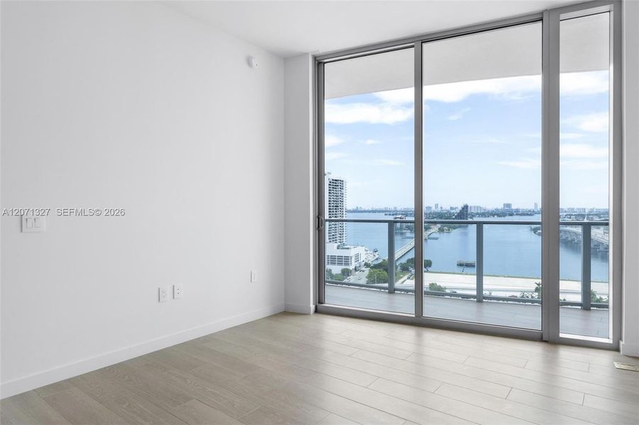 Spacious, unfurnished interior of a new home in , Miami (Image 16).