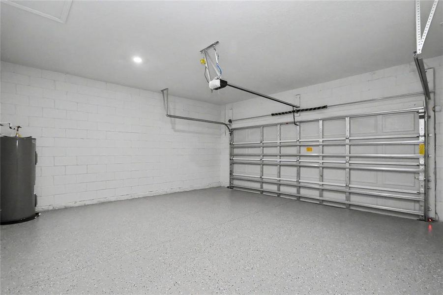 Spacious, unfurnished interior of a new home in , Citrus Springs (Image 38).